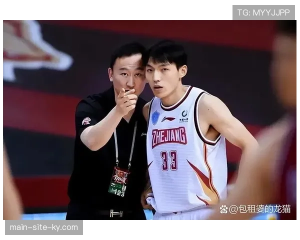 朴镇燮体能充沛跑动积极 浙江高位压迫战术保障